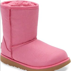 Classic Short II Waterproof Boot
UGG®